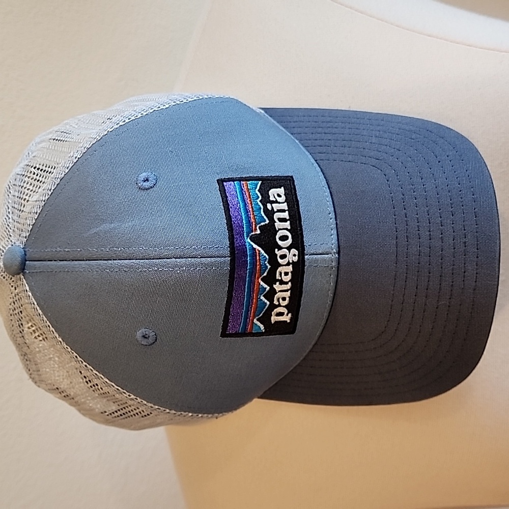 Patagonia P-6 Logo Trucker Snap Back Front Patch Logo Blue Gray White Adult OS